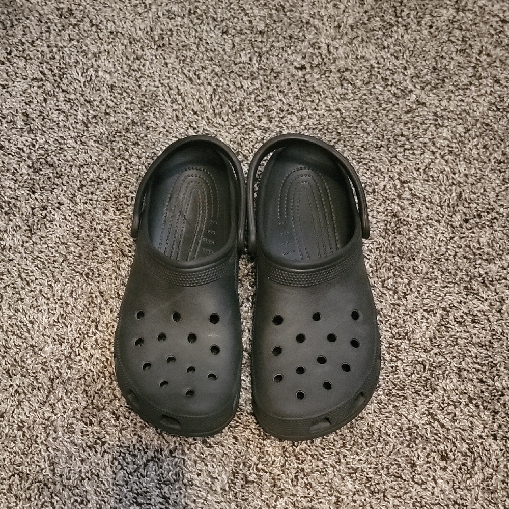 Men Size 10/Women Size 12 Crocs-Black Slip-On Clog Shoes